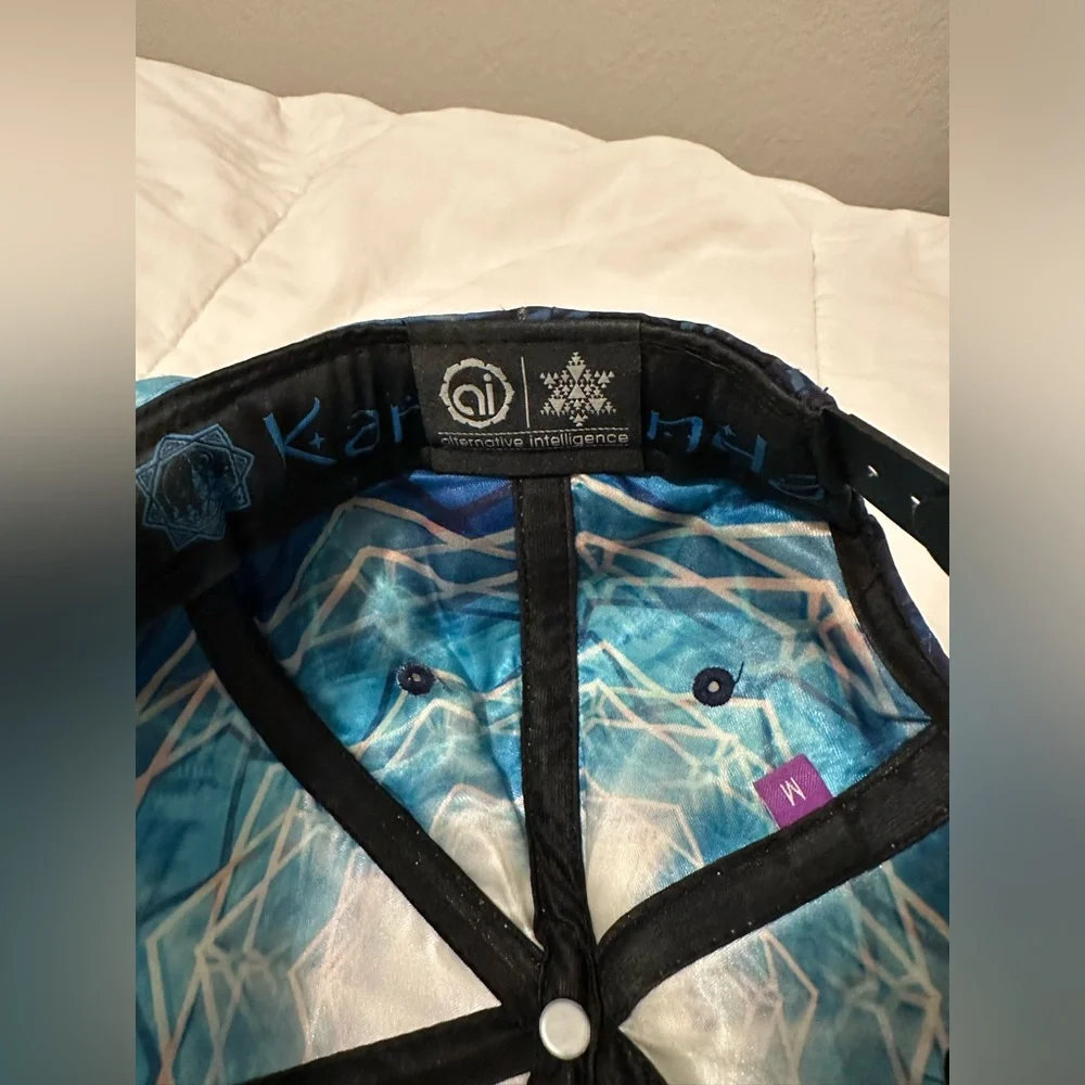 Alternative Intelligence x Kaminanda SnapBack - Picture 8 of 9